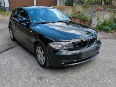 Gebraucht BMW 116 122 PS (89 kW) 2012 Schwarz Kleinwagen