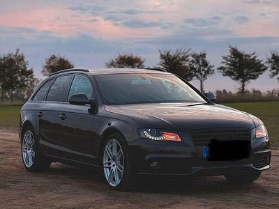 Grau Gebraucht 2011 Audi A4 Limousine | 6.500 € (Fairer Preis)