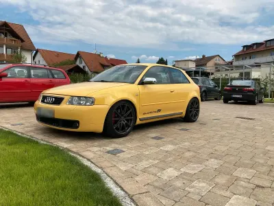 Używany Audi S3 270 KM (198 kW) 1999 Żółty Hatchback
