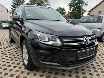 Gebraucht VW Tiguan Trendline 110 PS (80 kW) 2012 Schwarz SUV