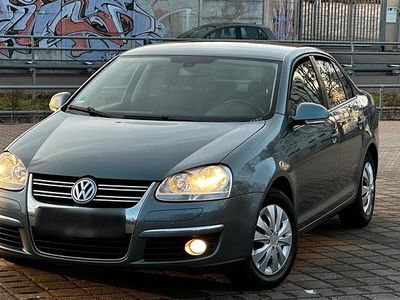 Gebraucht VW Jetta 122 PS (89 kW) 2009 Limousine