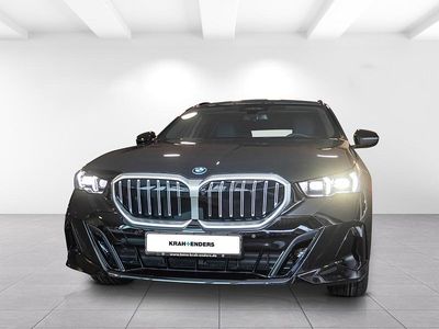 Neu BMW 530 M Sport 299 PS (219 kW) 2026 Black sapphire metallic (schwarz) Kombi