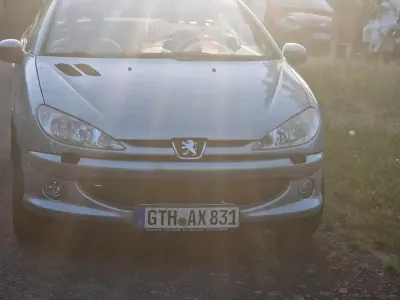 Gebraucht Peugeot 206 CC 140 PS (102 kW) 2005 Silber Cabrio