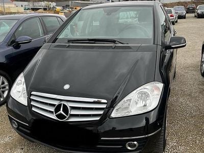 Gebraucht Mercedes A180 109 PS (80 kW) 2011 Schwarz Kleinwagen