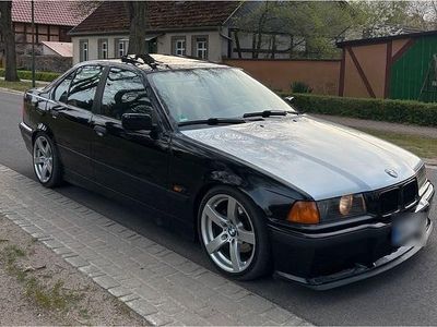Second-hand BMW 323 192 CP (141 kW) 1996 Berlinǎ