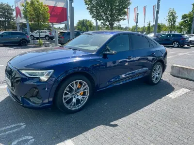 Gebraucht Audi e-tron Comfort 230 kW (313 PS) 2021 Blau SUV