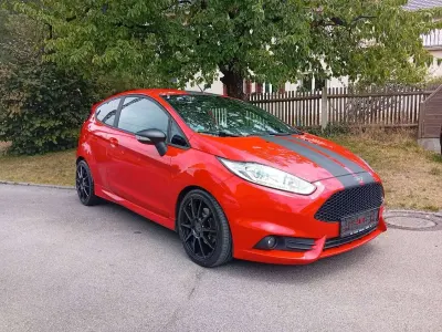 Gebraucht Ford Fiesta ST 182 PS (133 kW) 2016 Racerot Kleinwagen