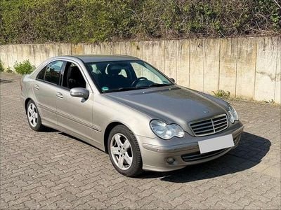 Second-hand Mercedes C220 Elegance 150 CP (110 kW) 2007 Bej Berlinǎ