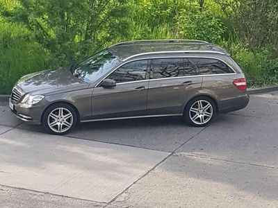 Gebraucht Mercedes E220 AMG 170 PS (125 kW) 2012 Grau Kombi