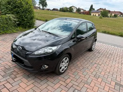 Gebraucht Ford Fiesta Champions Edition 82 PS (60 kW) 2012 Schwarz Kleinwagen