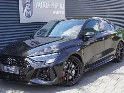 Gebraucht Audi RS3 Comfort 400 PS (294 kW) 2024 Mythosschwarz metallic Limousine