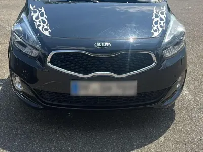 Gebraucht Kia Carens 141 PS (103 kW) 2016 Schwarz Van / Kleinbus