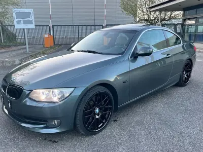 Gebraucht BMW 335 Sport Line 306 PS (225 kW) 2010 Grün Coupé