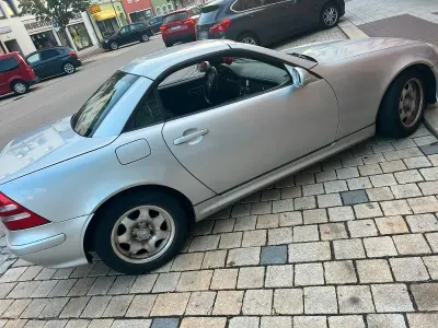 Gebraucht Mercedes SLK200 163 PS (119 kW) 2001 Silber Cabrio