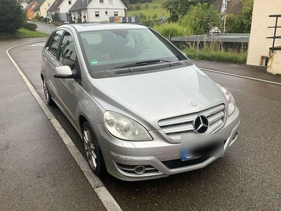 Mercedes B180