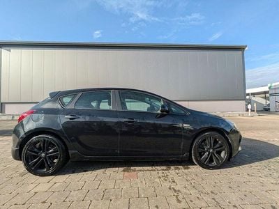 Gebraucht Opel Astra Eco 170 PS (125 kW) 2014 Schwarz Limousine