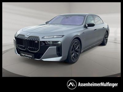 Usado BMW M760e Sport Line 381 HP (280 kW) 2025 Cinzento Sedan