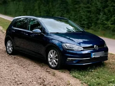 Gebraucht VW Golf VII 125 PS (91 kW) 2017 Blau Limousine