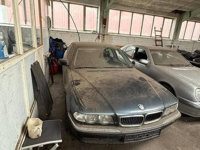 BMW 728