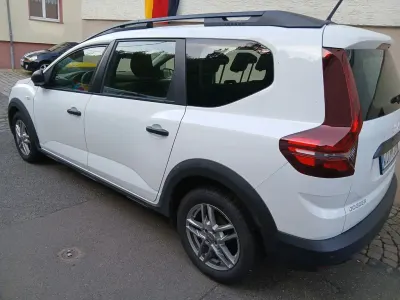 Gebraucht Dacia Jogger Essentiel 110 PS (80 kW) 2024 Weiß Van / Kleinbus