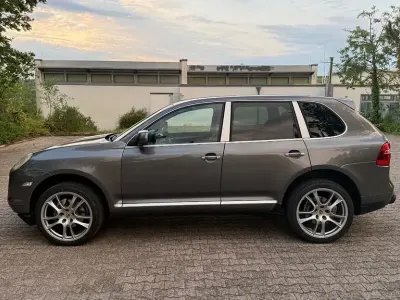 Gebraucht Porsche Cayenne GTS 245 PS (180 kW) 2011 Grau SUV