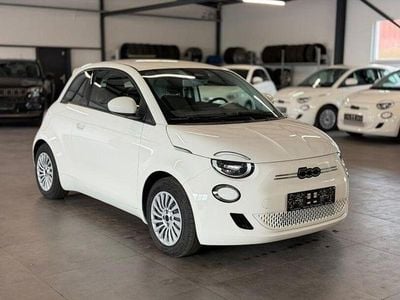 Second-hand Fiat 500e 86 kW (118 CP) 2023 Alb Berlinǎ