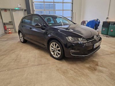 Schwarz Gebraucht 2016 VW Golf Highline Limousine | 12.400 € (Fairer Preis)