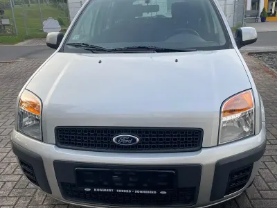 Gebraucht Ford Fusion 80 PS (58 kW) 2012 Silber Kleinwagen