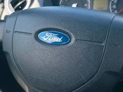 Gebraucht Ford Fiesta Style 60 PS (44 kW) 2008 Blau Kleinwagen