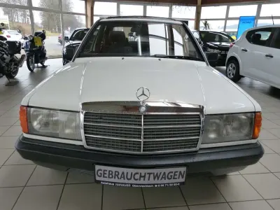 Gebraucht Mercedes 190 72 PS (52 kW) 1985 Weiß Limousine