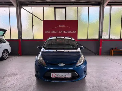 Gebraucht Ford Fiesta Trend 82 PS (60 kW) 2010 Blau Limousine