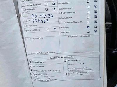 Grau Gebraucht 2009 VW Touran Van / Kleinbus | 4.200 € (Fairer Preis)