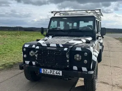 Gebraucht Land Rover Defender SE 122 PS (89 kW) 2003 Schwarz Kombi
