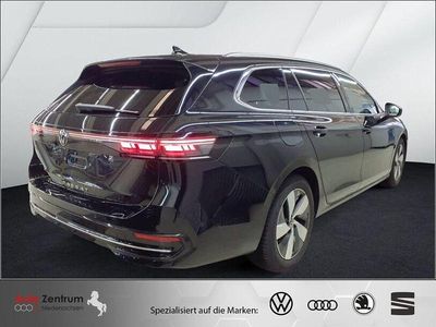 Grenadilla black metallic Gebraucht 2025 VW Passat Elegance Kombi | 36.780 € (Superpreis)
