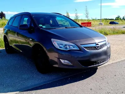 Gebraucht Opel Astra 101 PS (74 kW) 2011 Kombi