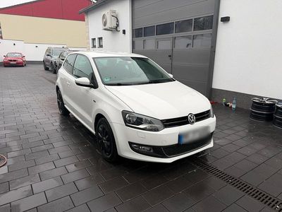 Gebraucht VW Polo 75 PS (55 kW) 2013 Weiß Kleinwagen