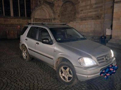 Gebraucht Mercedes ML230 218 PS (160 kW) 1999 Silber SUV