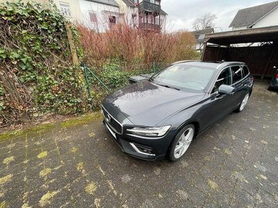 Gebraucht Volvo V60 Inscription 190 PS (139 kW) 2019 Grau Kombi