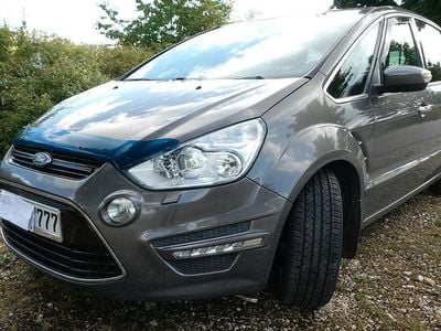 Gebraucht Ford S-MAX Titanium 140 PS (102 kW) 2012 Grau Van / Kleinbus
