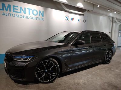 Grau Gebraucht 2022 BMW 540 Shadowline Kombi | 42.890 € (Fairer Preis)