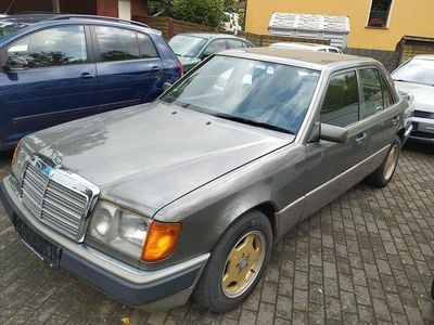 Gebraucht Mercedes 200 185 PS (136 kW) 1991 Grau Limousine