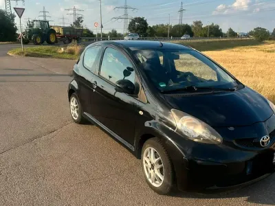 Gebraucht Toyota Aygo 67 PS (49 kW) 2008 Schwarz Kleinwagen