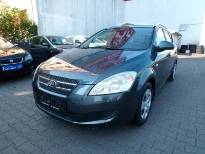 Gebraucht Kia Ceed 109 PS (80 kW) 2009 Grau Kleinwagen