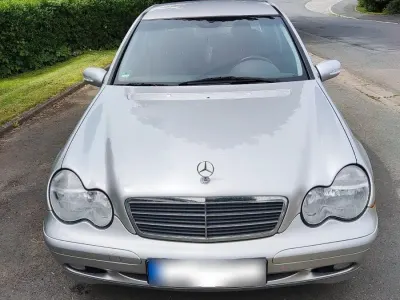 Gebraucht Mercedes C180 Classic 143 PS (105 kW) 2002 Silber Limousine