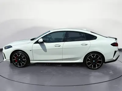 Gebraucht BMW 220 Gran Coupé M Sport 163 PS (119 kW) 2025 Alpinweiss 3 Coupé