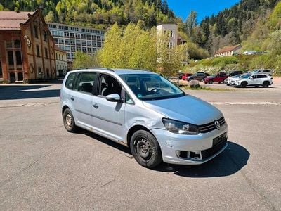 Second-hand VW Touran 105 CP (77 kW) 2010 Monovolum