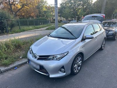 Toyota Auris Hybrid