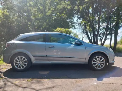 Gebraucht Opel Astra GTC Cosmo 140 PS (102 kW) 2006 Silber Coupé