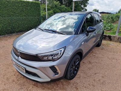Quarz grau (metallic) Gebraucht 2024 Opel Crossland Elegance SUV | 24.690 € (Teuer)