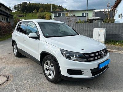 Usado VW Tiguan Trendline 110 HP (80 kW) 2013 Branco SUV